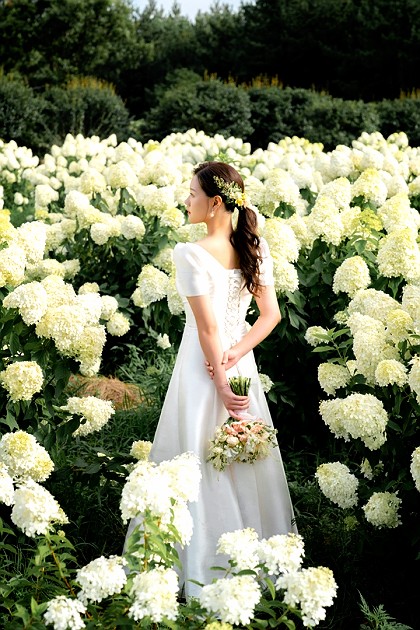 제주 꽃밭에서 여신 같은 웨딩스냅 촬영을 ☺️
#아이스냅유 #제주스냅 #제주웨딩 #제주웨딩스냅 #제주도스냅 #제주도웨딩 #제주도웨딩스냅 #케이살롱 #웨딩스냅 #신혼여행