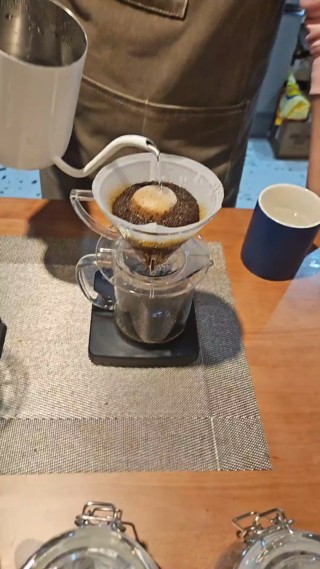 안젤라테이블 이미지